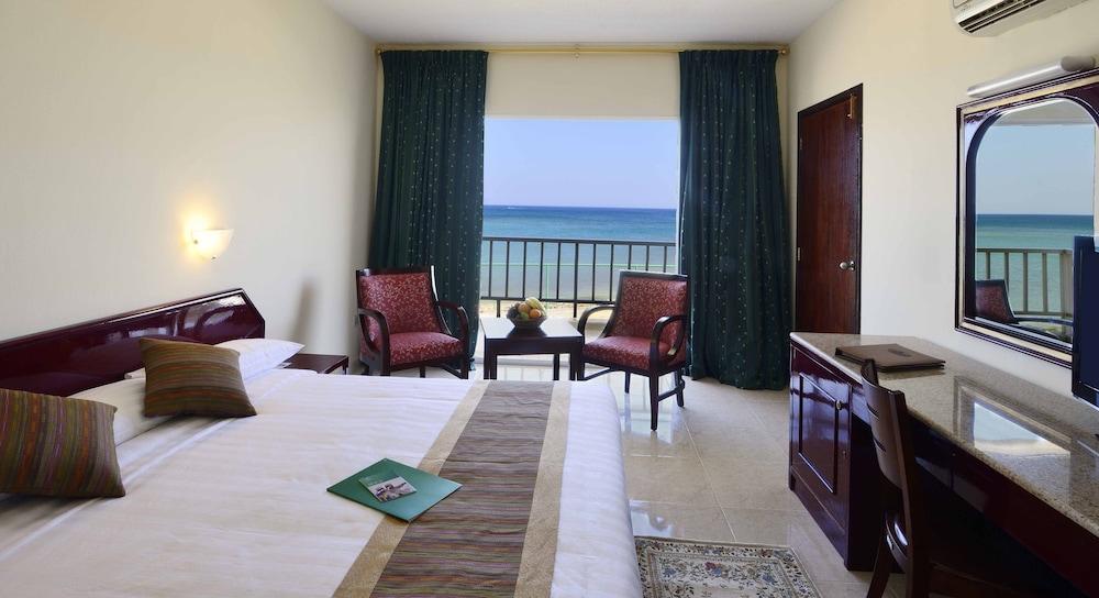 Resort Sur Beach Holiday Kültér fotó