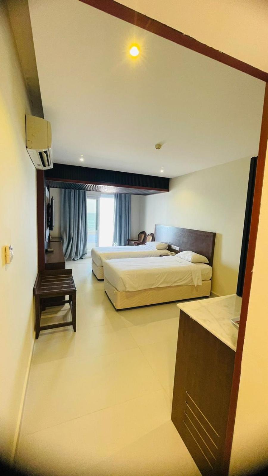 Resort Sur Beach Holiday Kültér fotó
